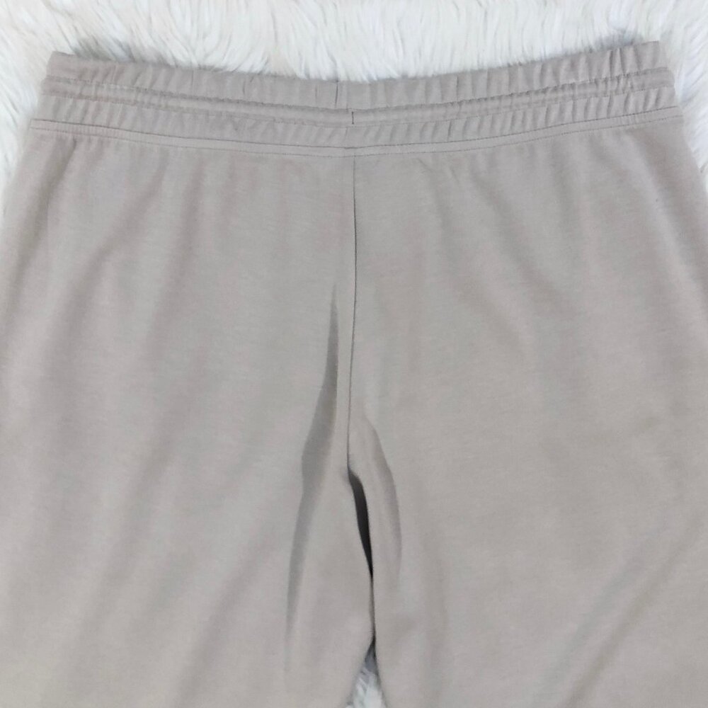 EUC ATHLETA Seasoft Mid-Rise Straight Crop Pant 982929 in Abalone Ivory Grey XL - Picture 8 of 15